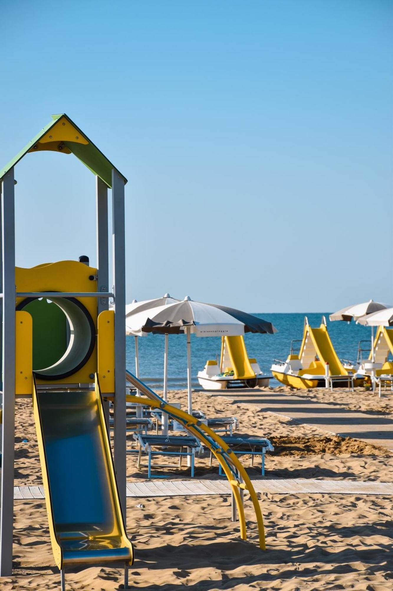 Aparthotel Pineda Bibione Kültér fotó