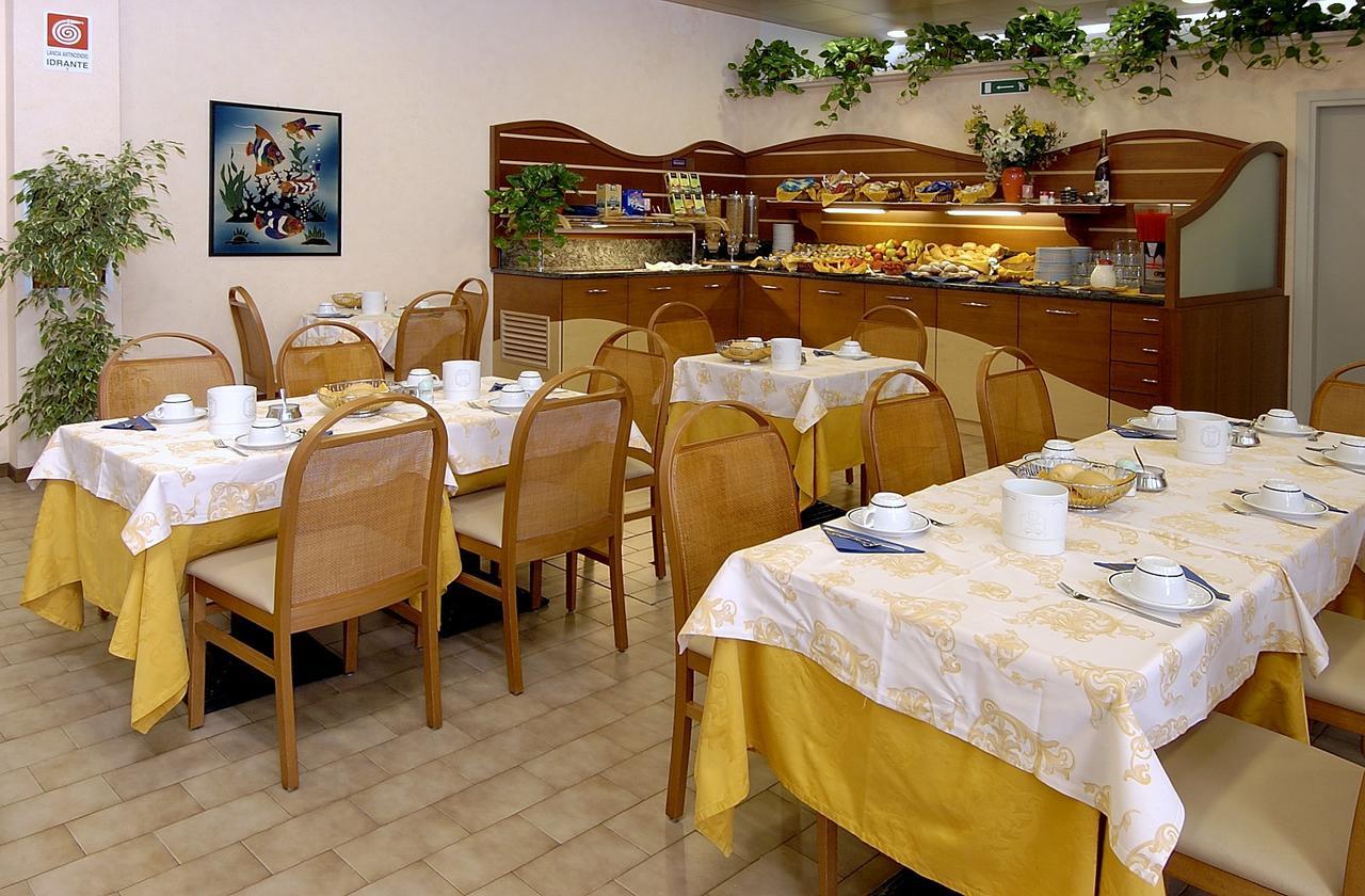 Aparthotel Pineda Bibione Kültér fotó